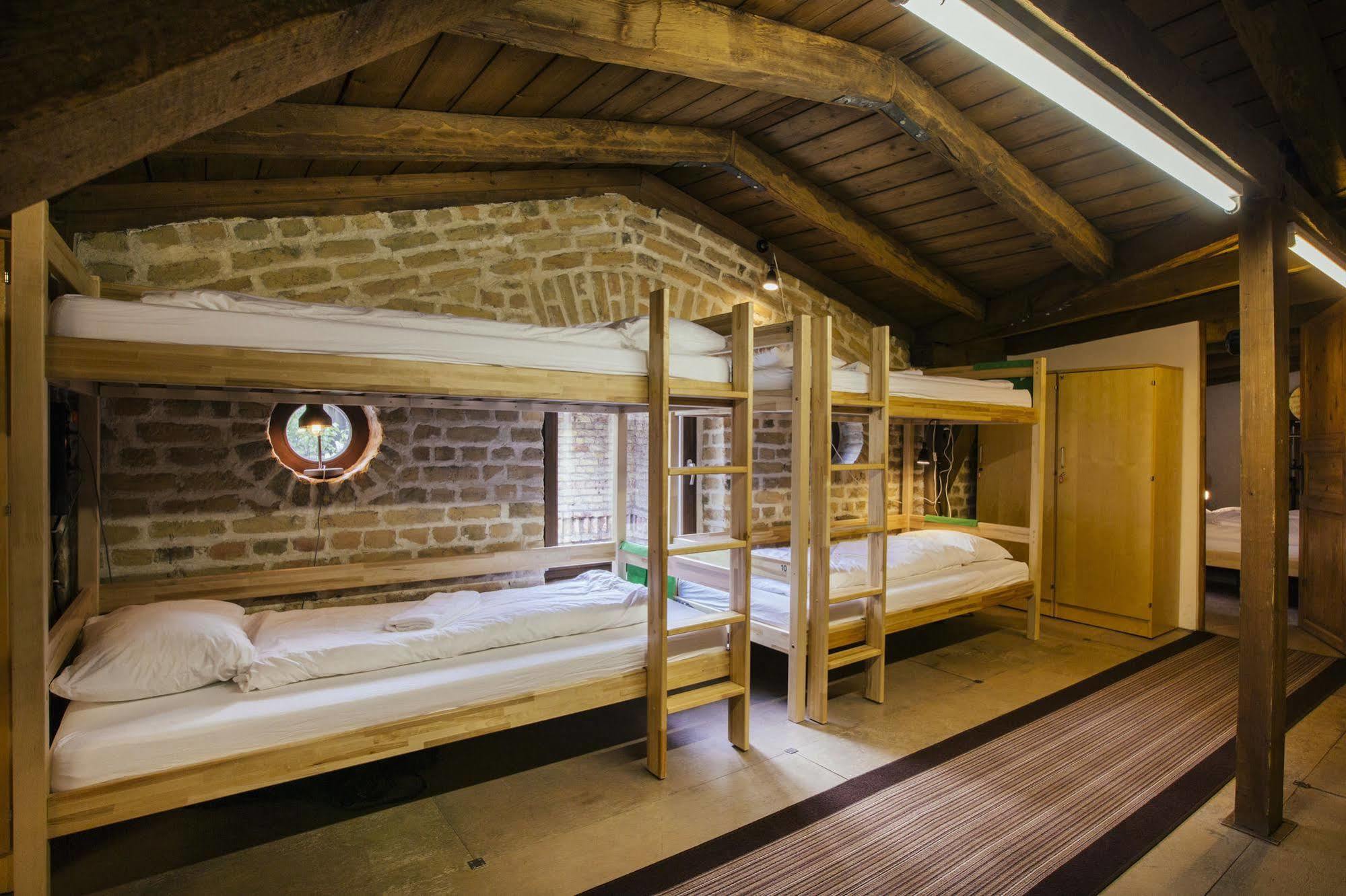 Amalienhof Guesthouse Riga Exteriör bild
